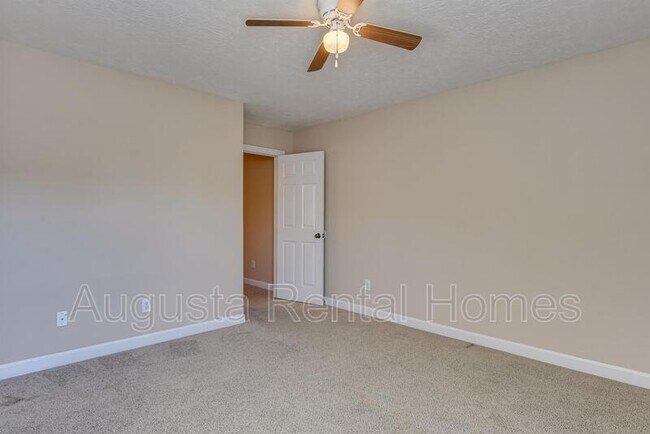 Building Photo - 1644 Jamestown Ave