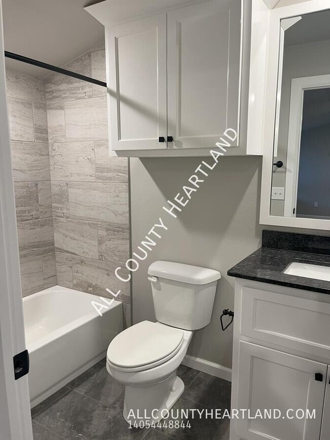 Building Photo - 3512 Tahoe Dr