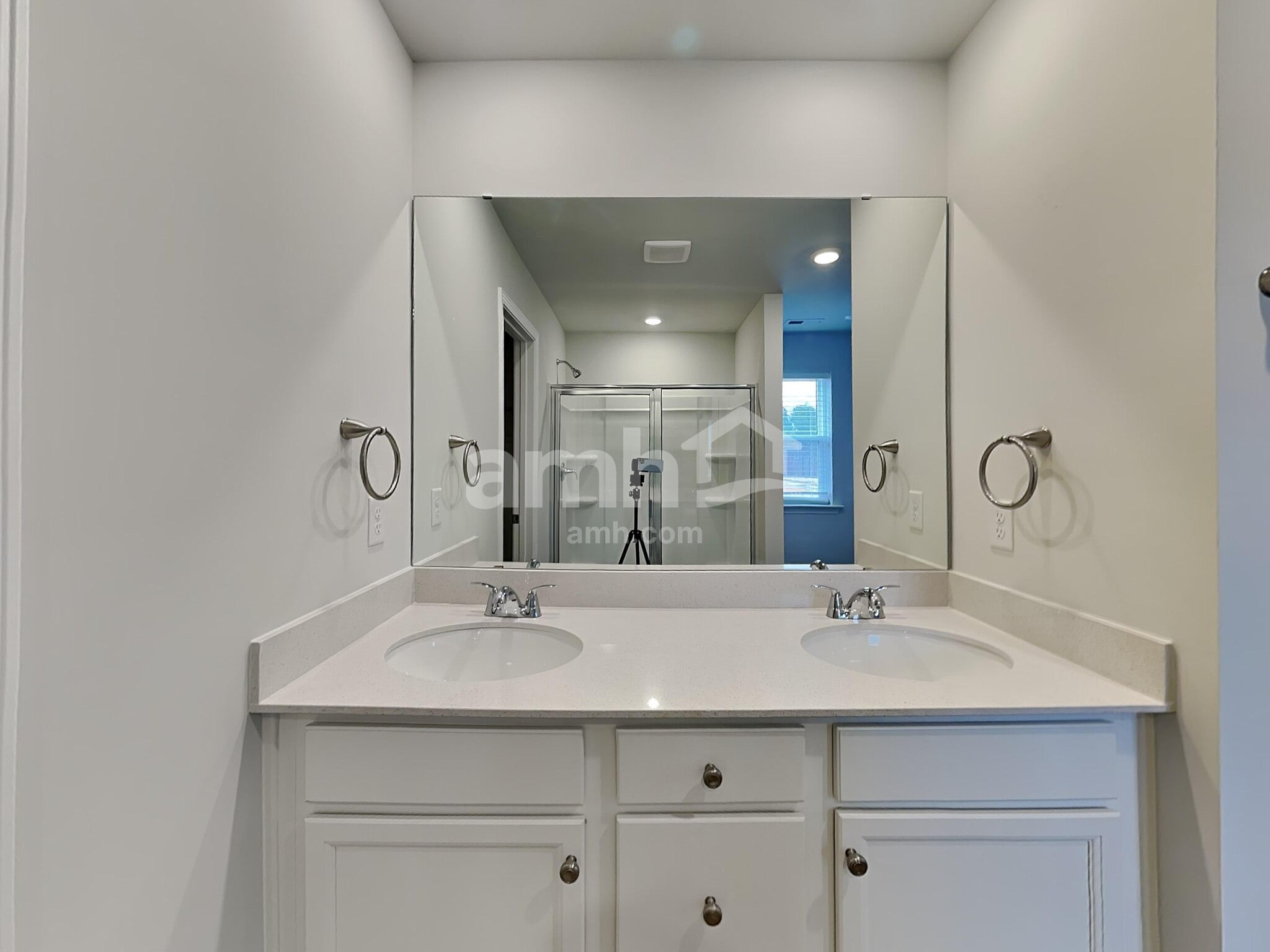 Building Photo - 3240 Emberly Dr