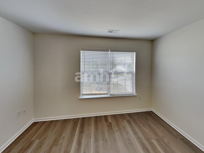 Building Photo - 10717 Pointer Ridge Dr