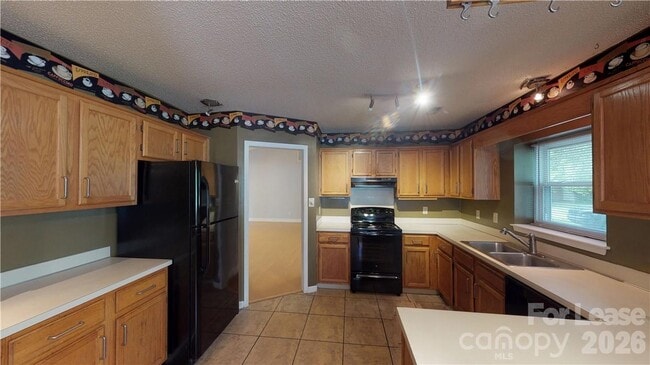 Building Photo - 13906 Glendevon Ct