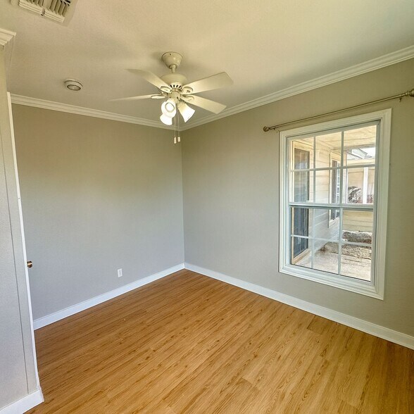 Building Photo - 103 Bernice Dr