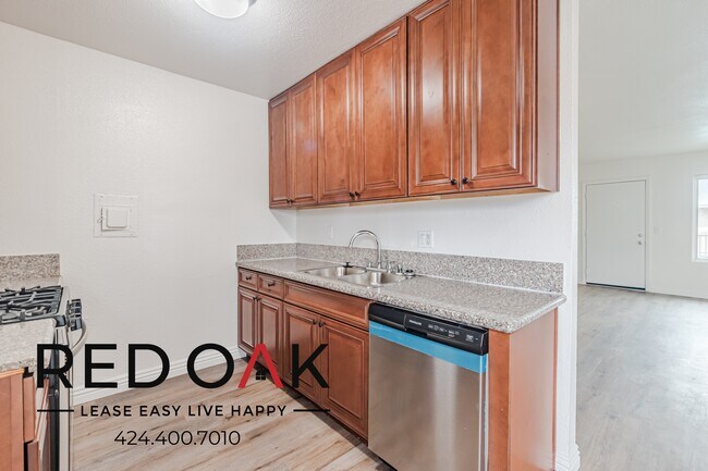 Building Photo - 1930 S Del Mar Ave