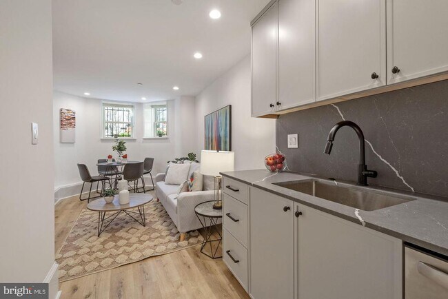 Building Photo - 1979 Biltmore St NW