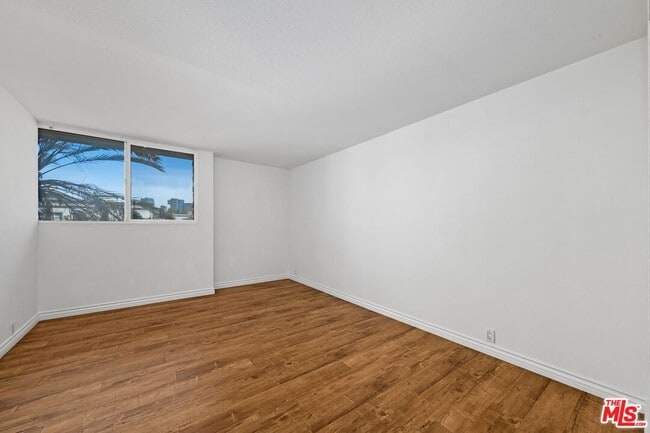 Building Photo - 10535 Wilshire Blvd