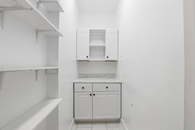 Building Photo - Beautiful Home With Large Yard In Fountain Inn