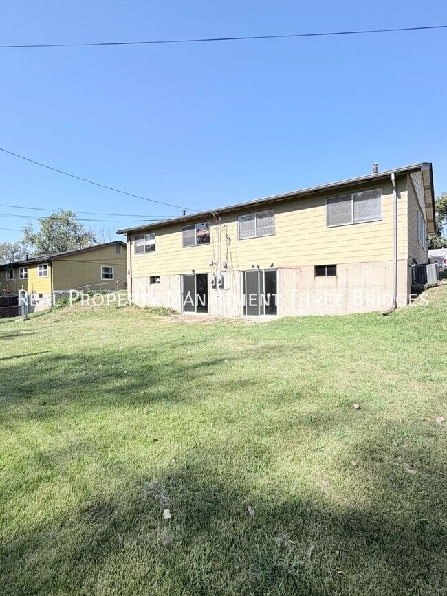 Building Photo - 5247 Ville Anita Ct