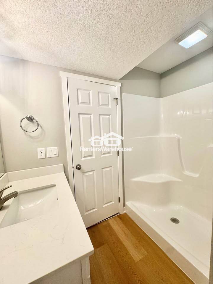 Building Photo - 1006 Polk St