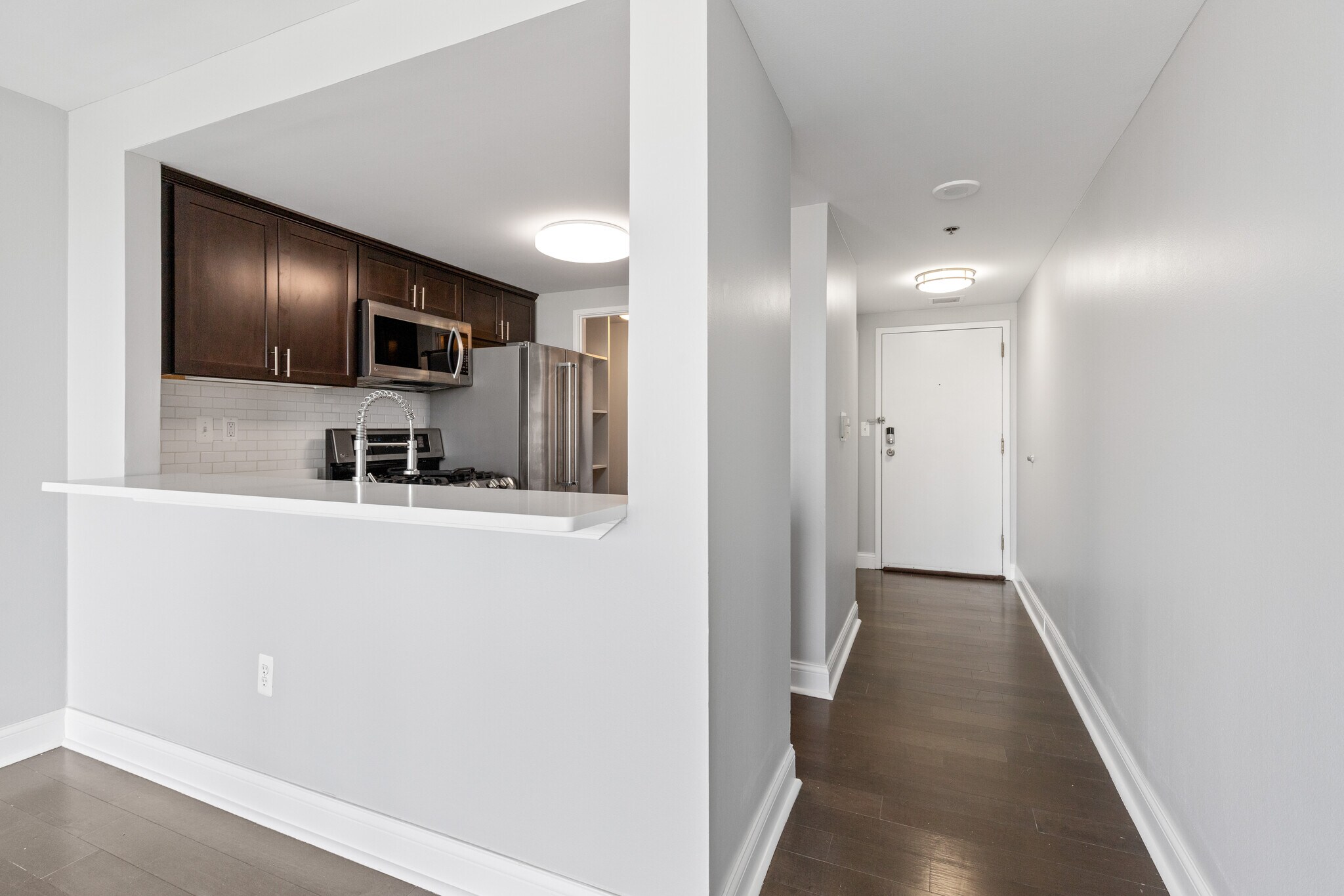 Building Photo - 250 E Harbortown Dr