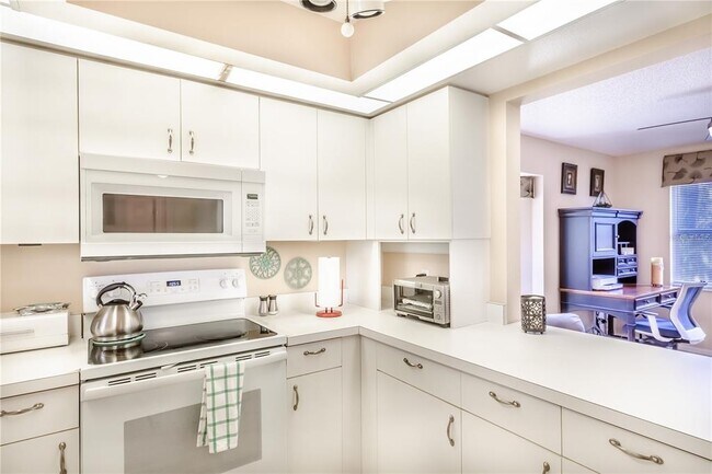 Building Photo - 821 Waterside Dr