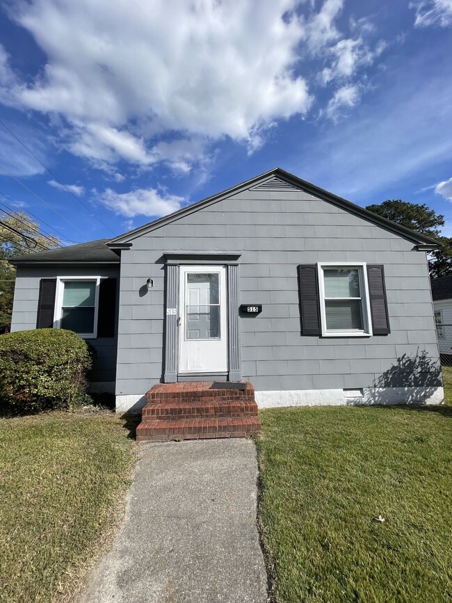 Primary Photo - 515 Truitt St