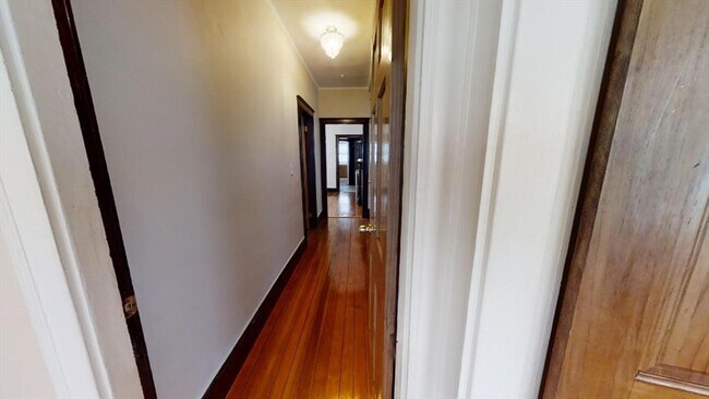 Building Photo - 33 Bellingham St