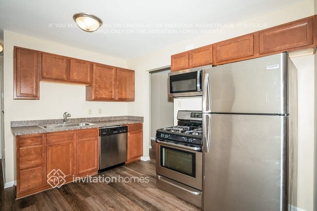 Building Photo - 54 E Schubert Ave
