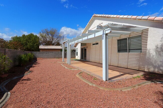 Building Photo - WONDERFUL HOME LOCATED IN DESIRABLE NORTH ...
