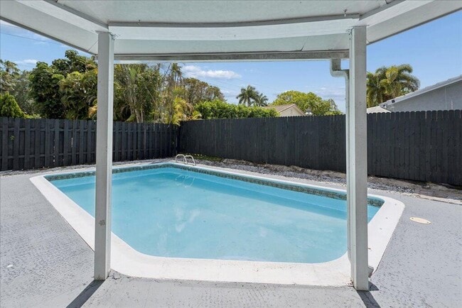 Building Photo - 2324 NW 98th Terrace