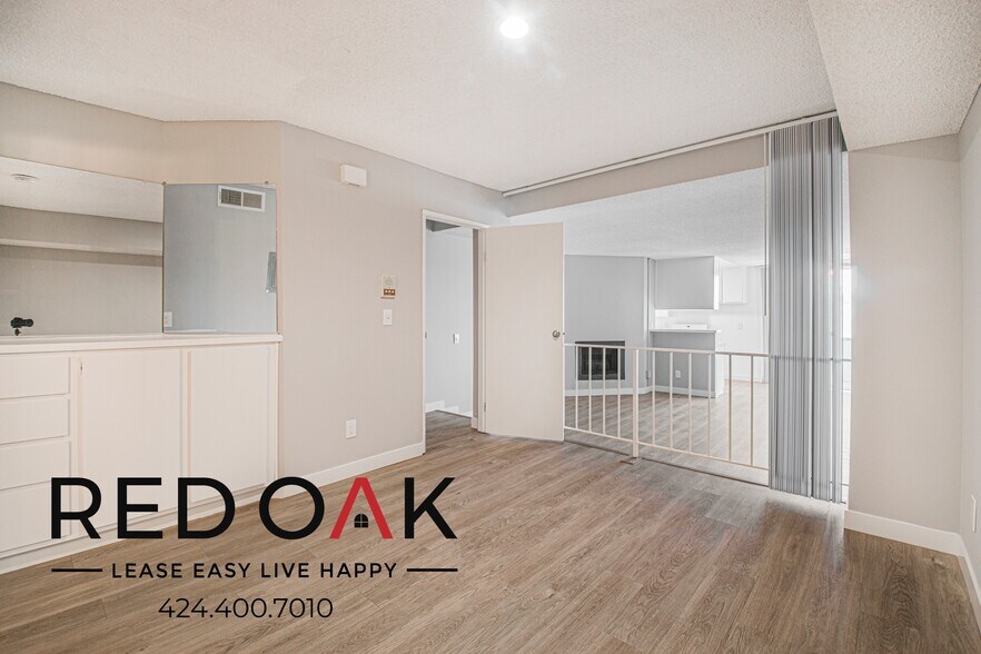 Building Photo - 8309 Cedros Ave