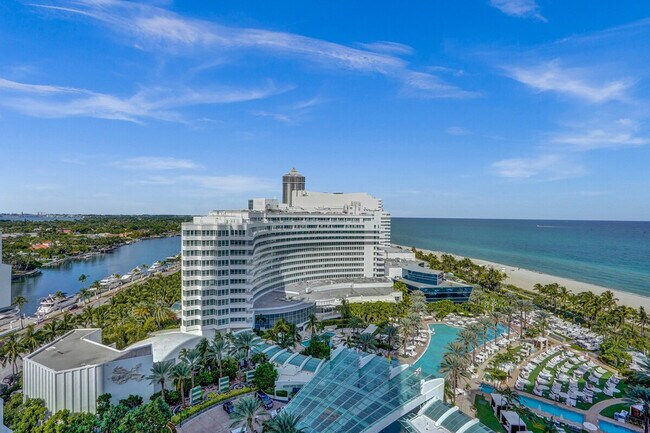 Building Photo - 4401 Collins Ave