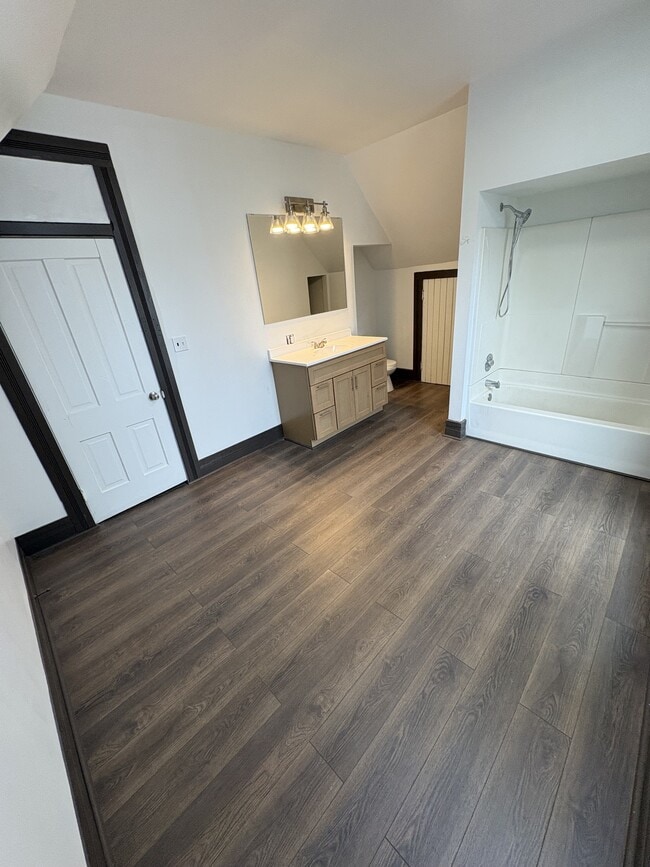 Building Photo - 253 W Morrison St