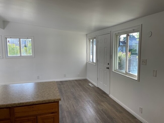 Building Photo - 744 E 8425 S