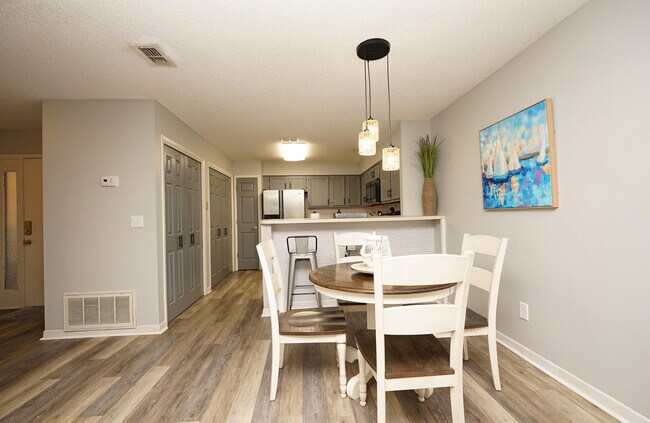 Building Photo - 55 Bay Dr