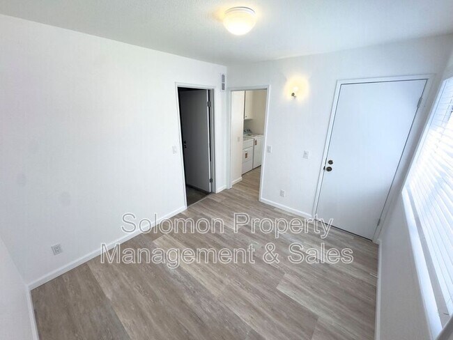 Building Photo - 4825 Northerly St