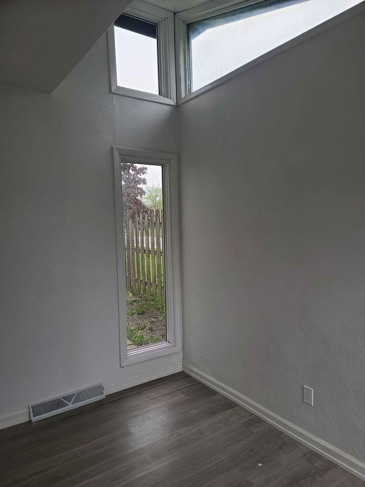 Building Photo - 960 Randler Ave