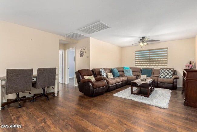 Building Photo - 10763 W Cottontail Ln