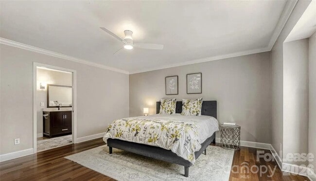 Building Photo - 120 Tall Oak Dr