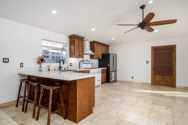 Building Photo - b10436