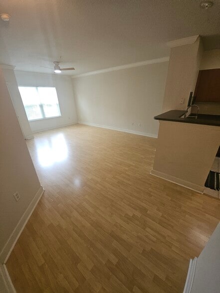 Building Photo - 202 E South St