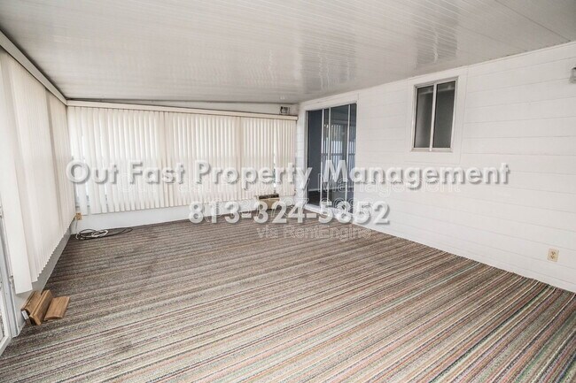 Building Photo - 2764 Kavalier Dr