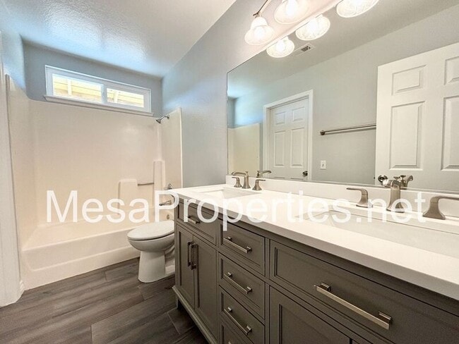 Building Photo - 12636 Mystic Dr