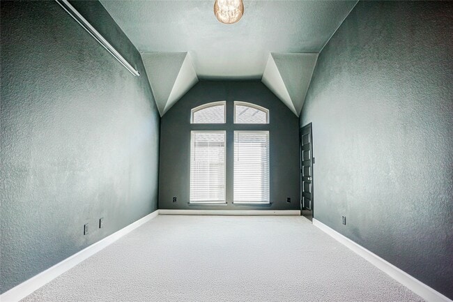 Building Photo - 9814 Chapman Trl