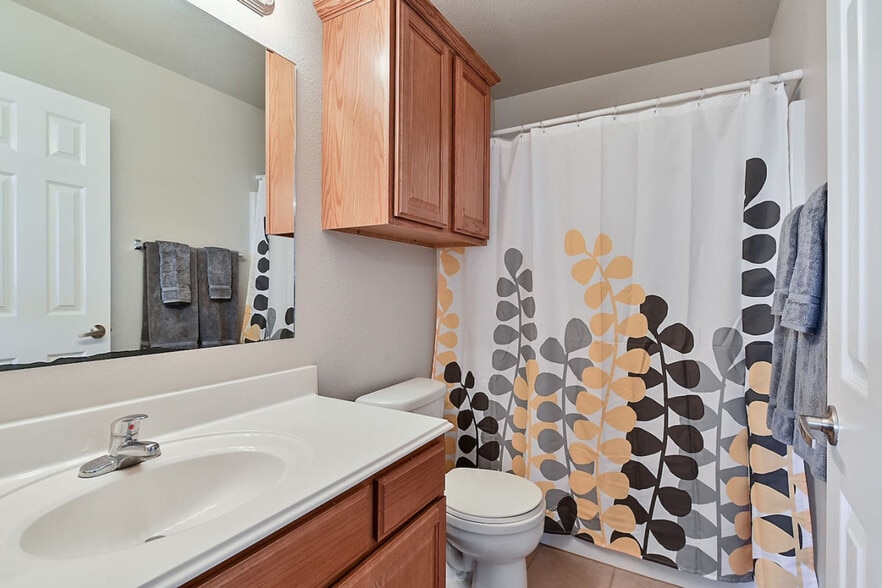 Building Photo - 1001 Krenek Tap Rd