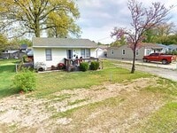 Building Photo - Single Family Home For Rent!