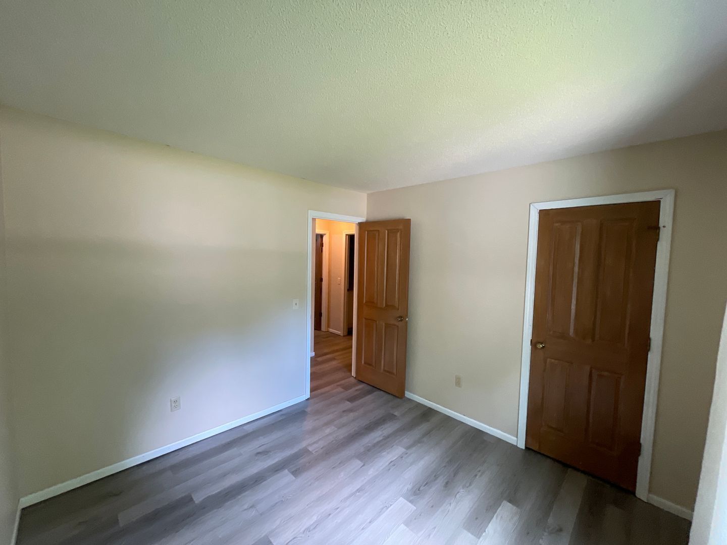 Building Photo - 9904 Mustang Dr