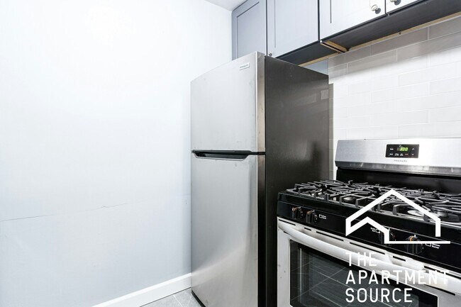 Building Photo - 669 W Grace St