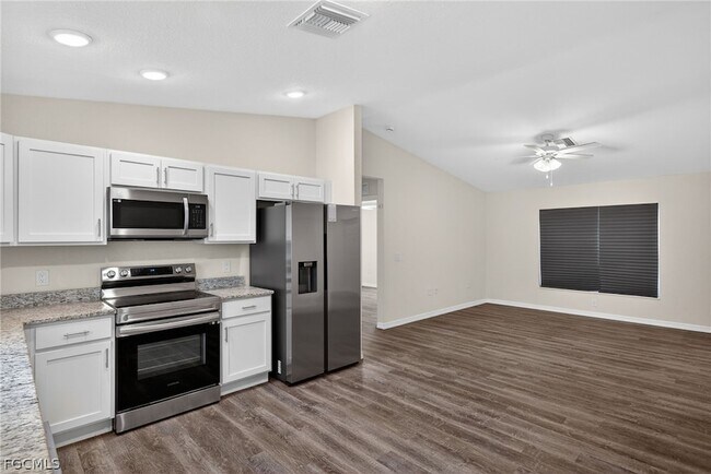 Building Photo - 6056 Pecan Cir