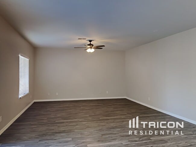 Building Photo - 42780 W Wild Horse Trail
