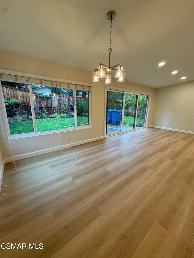 Building Photo - 893 Blue Spring Dr