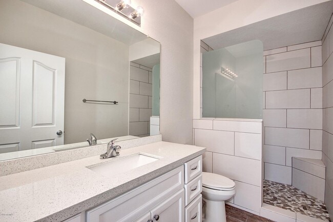Building Photo - 16013 S Desert Foothills Pkwy