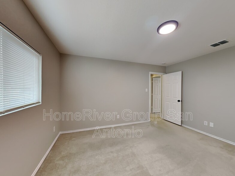 Building Photo - 128 Gatewood Bay