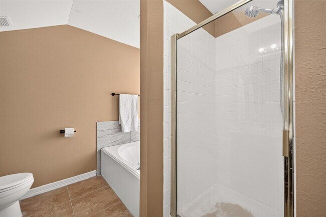 Building Photo - 4011 Alexis Cir