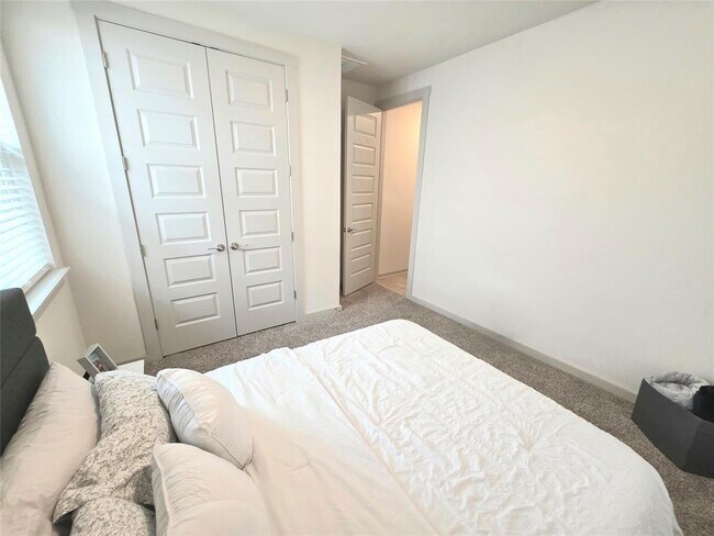 Building Photo - 2041 Rosin Jaw Walk