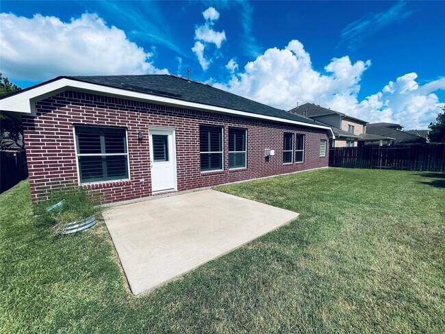 Building Photo - 23411 Desert Gold Dr