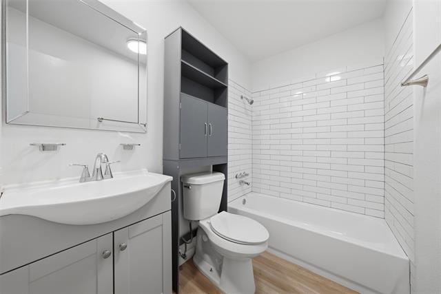 Building Photo - 2901 Woodhaven