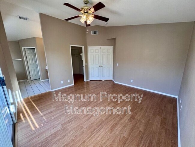 Building Photo - 40475 Crystal Aire Ct