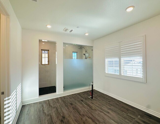 Building Photo - Luxury Estate in Exclusive Gated Community of Orchard Hills