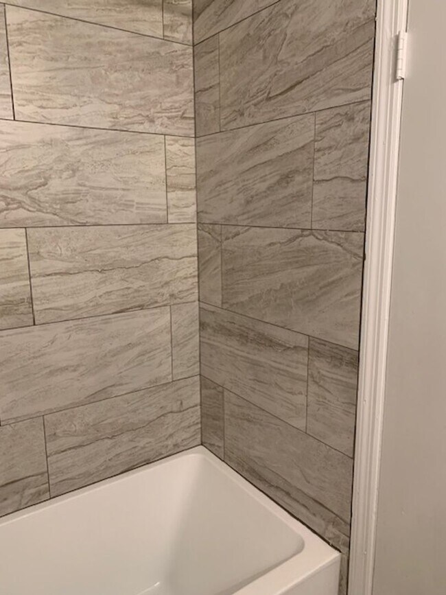 Building Photo - Located in McDuffie Woods Subdivision