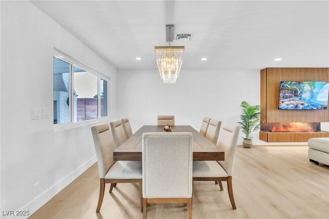 Building Photo - 3485 Shamrock Ave